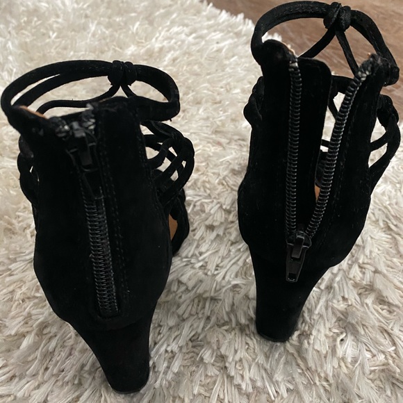 F21 Brand New Strappy Black Heels - Picture 4 of 9
